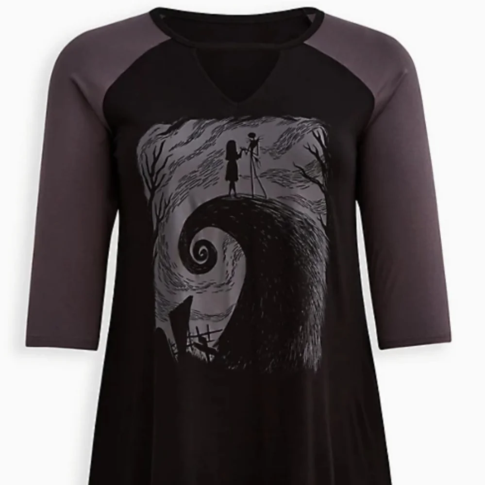 TORRID NMBC Jack Skellington & Sally Patches Choker Neck Raglan Top! NWT! - Picture 4 of 7
